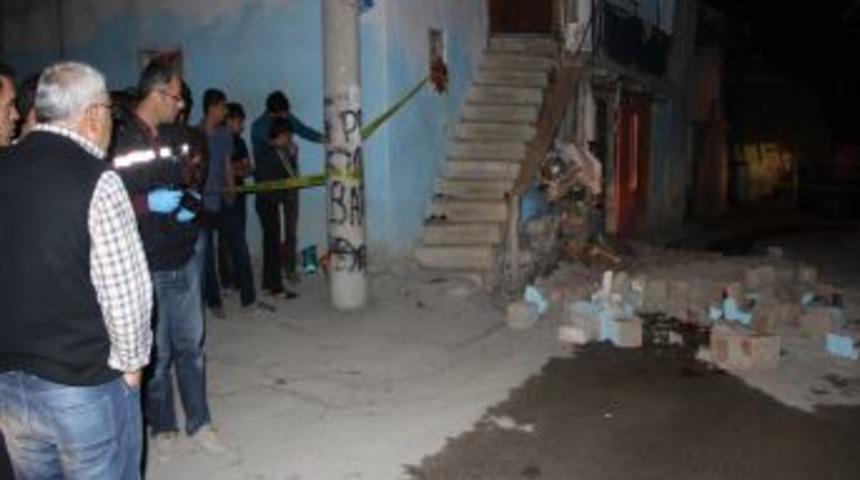 Elazığ'da kerpi&ccedil; faciası: 2 &ouml;l&uuml;, 1 yaralı