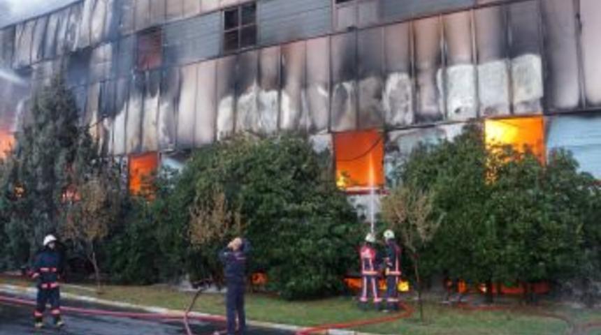 Esenyurt'ta Fabrika Yangını