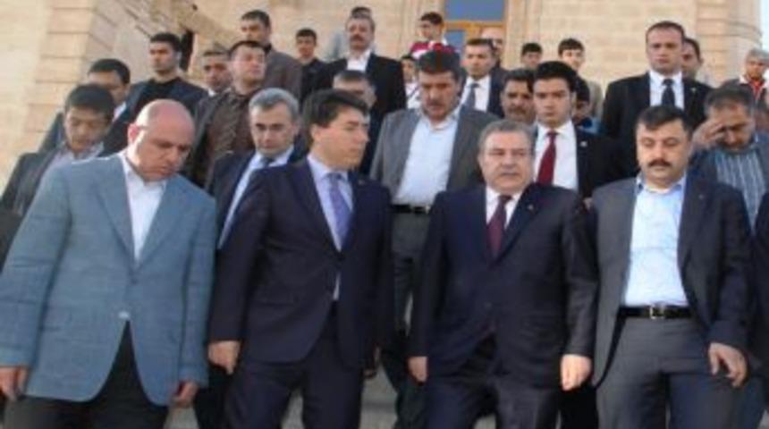 Bakan G&uuml;ler, Bayramda S&uuml;r&uuml;c&uuml;leri Dikkatli Olmaları Konusunda Uyardı