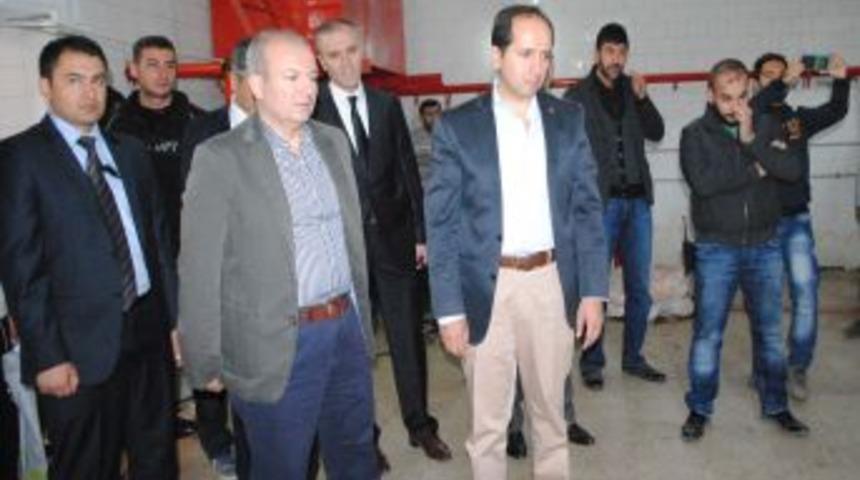 Hakkari'de Polisler Kurbanlıkların Etini Fakirlere Dağıttı