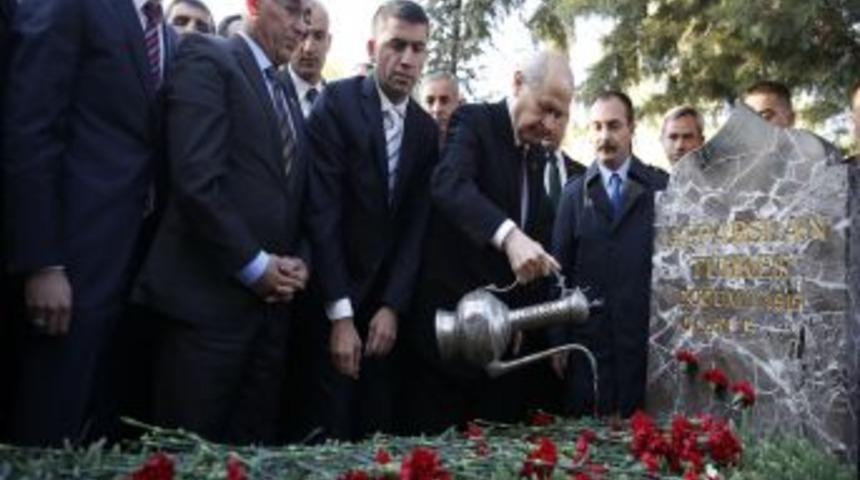 Bah&ccedil;eli, Bayram Namazını Gazi Merkez Camii'nde Kıldı