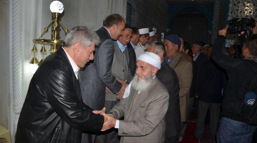 Iğdır'da Bayram Namazına Gelenler, Mısır Ve Suriye I&ccedil;in Dua Etti