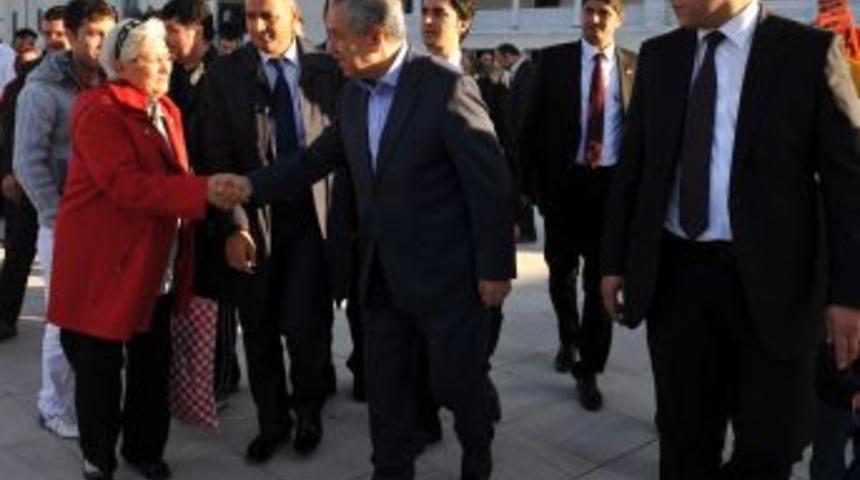 Arın&ccedil;: Askerlik &Ouml;n&uuml;m&uuml;zdeki Ay 12 Aya Inecek