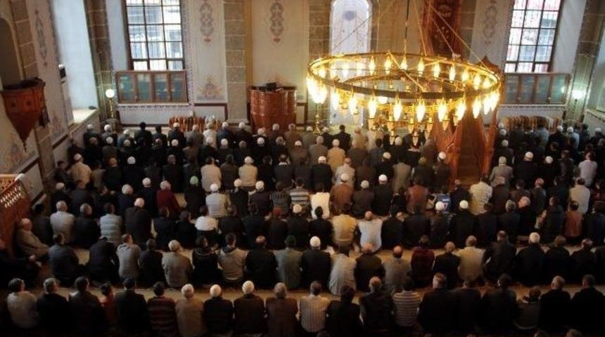 Samsun&rsquo;da Camiler Doldu Taştı