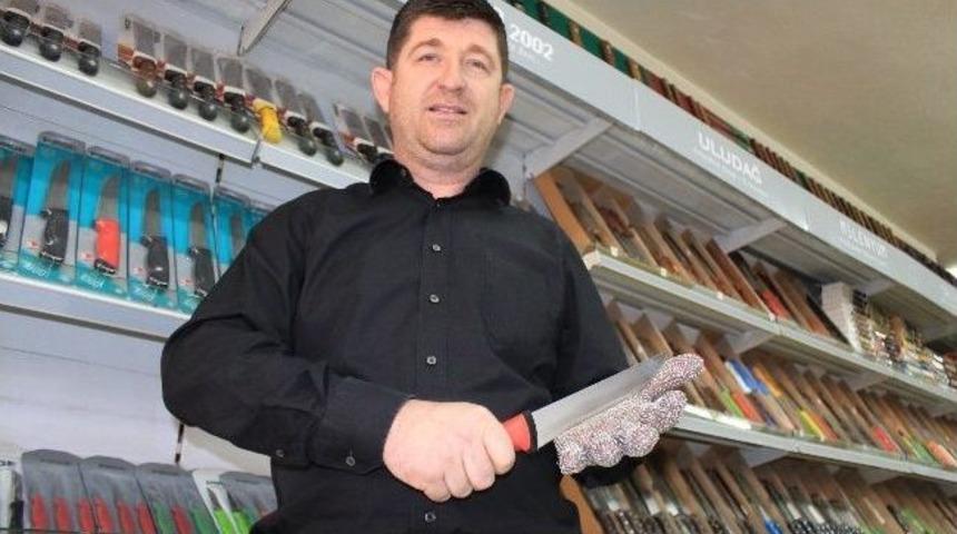 Acemi kasaplara &ccedil;elik eldiven