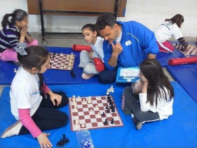 Çocuklar, Spor Okulları’na Koştu 1