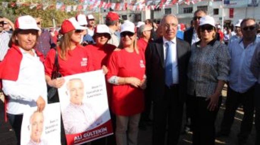 G&uuml;ltekin, &ldquo;CHP muhteşem&rdquo;