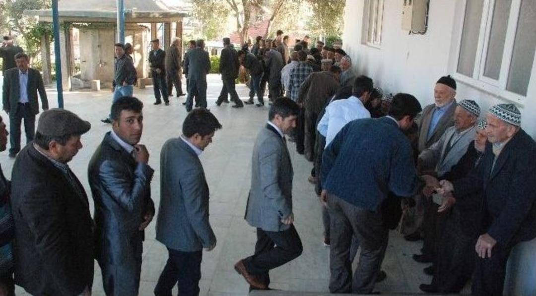 Aydın&rsquo;da Geleneksel Bayramlaşmalar Devam Ediyor