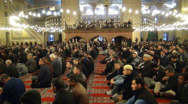 Edirne Selimiye Camii nde Binlerce Kişi Bayram Namazı Kıldı 1