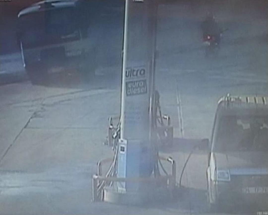 Avcılar'da minib&uuml;s dehşeti kamerada