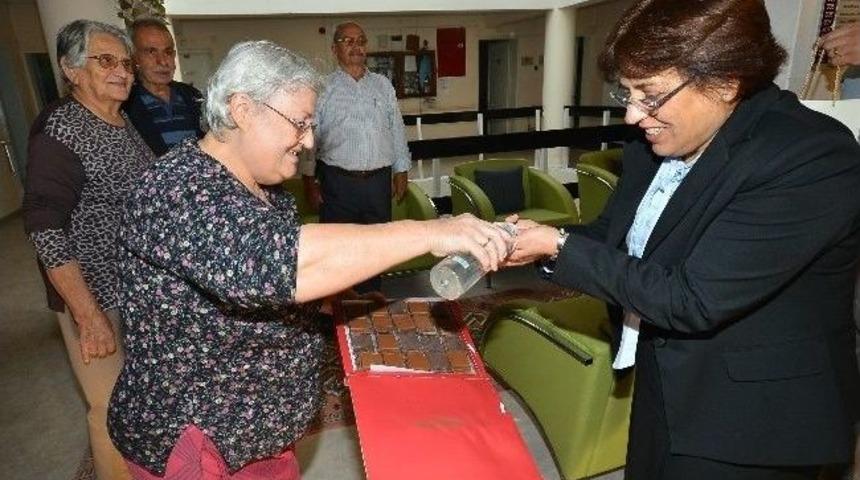 Huzurevinde Bayramlaşma Unutulmadı