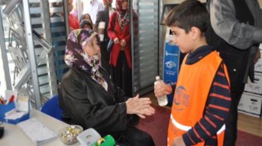 Kimse Yok Mu, Balıkesir'de 200 Aileye Kurban Eti Dağıttı