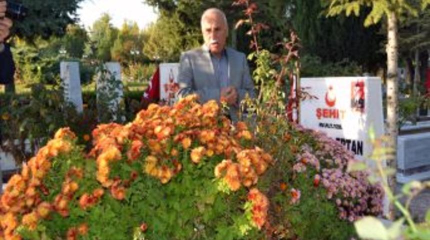 Şehit Pilotun Babası: Oğlumun Mezarı Ikinci Evimiz Oldu