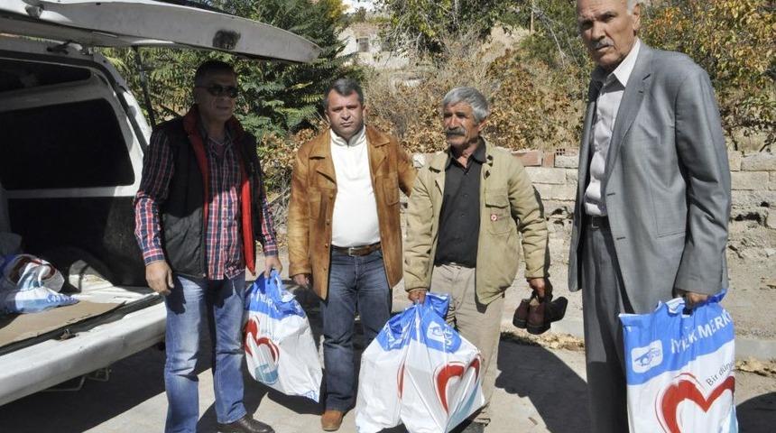 Alevi Derneği Ve Kimse Yok Mu Derneği Beraber Kurban Eti Dağıttı