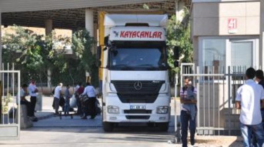 Şof&ouml;rlerin Bayramı Kuyrukta Ge&ccedil;iyor