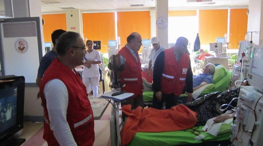 T&uuml;rk Kızılayı Sinop Şubesi'nden Diyaliz Hastalarına Ziyaret