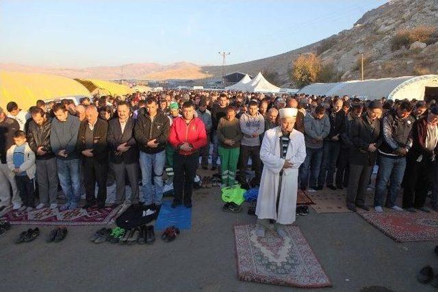 Yenimahalleli Yakacık&rsquo;ta Bayram Etti 2