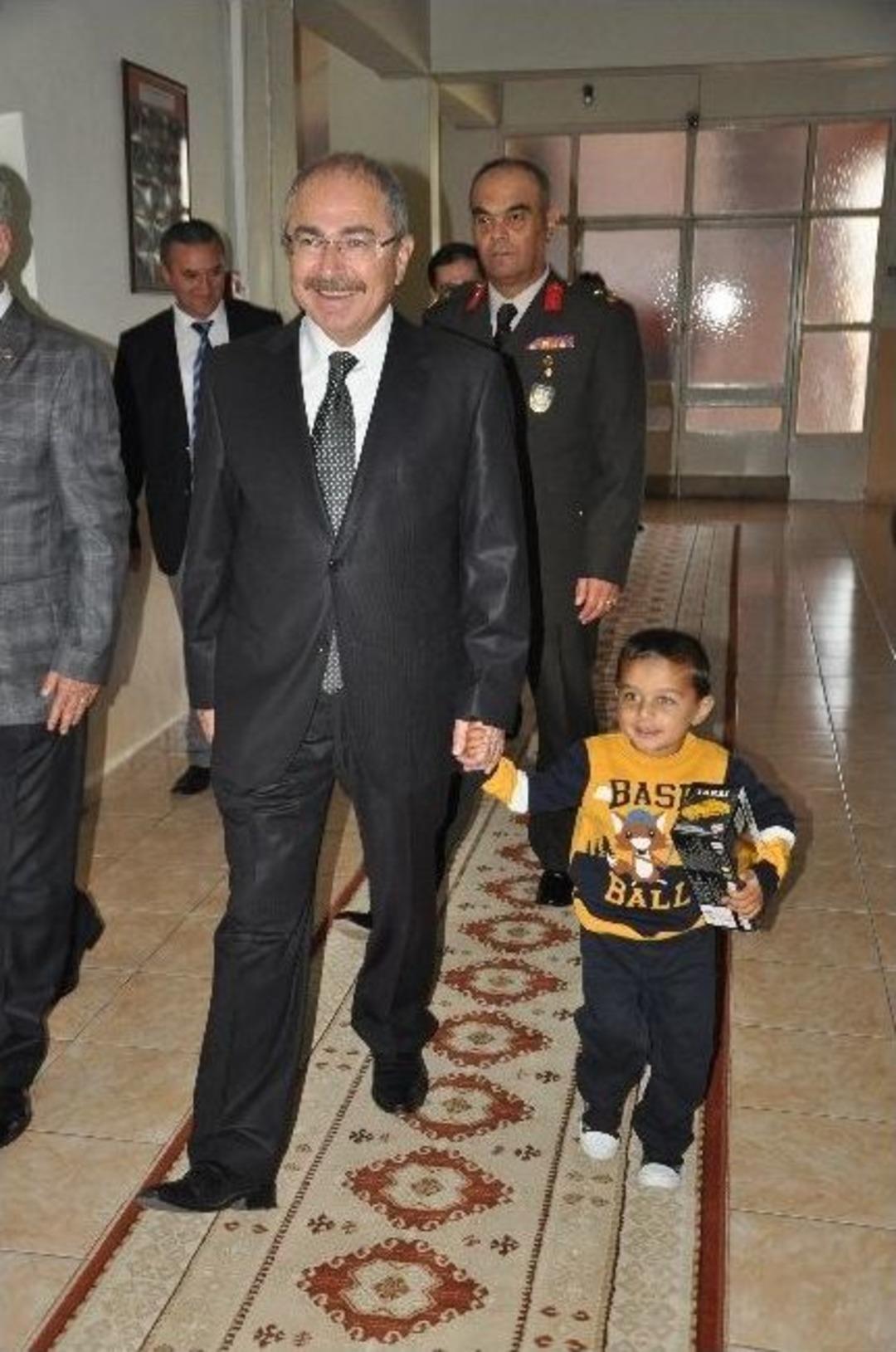 Vali Yaman&rsquo;dan Baba Şefkati