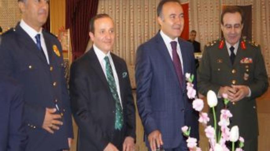 Erzurum Protokol&uuml; Bayramlaştı