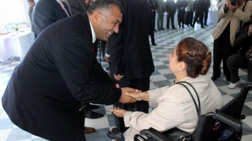 Protokol, Halk İle Bayramlaştı