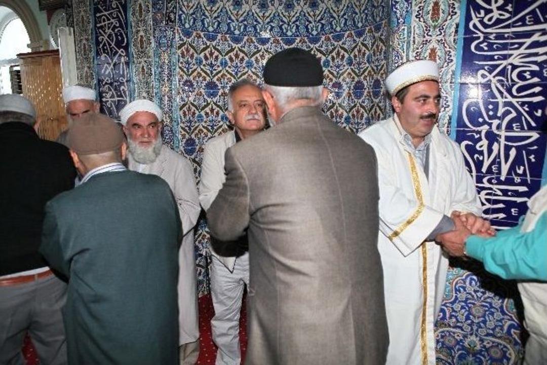 Bayraklı&rsquo;da Bayram Geleneği Devam Etti