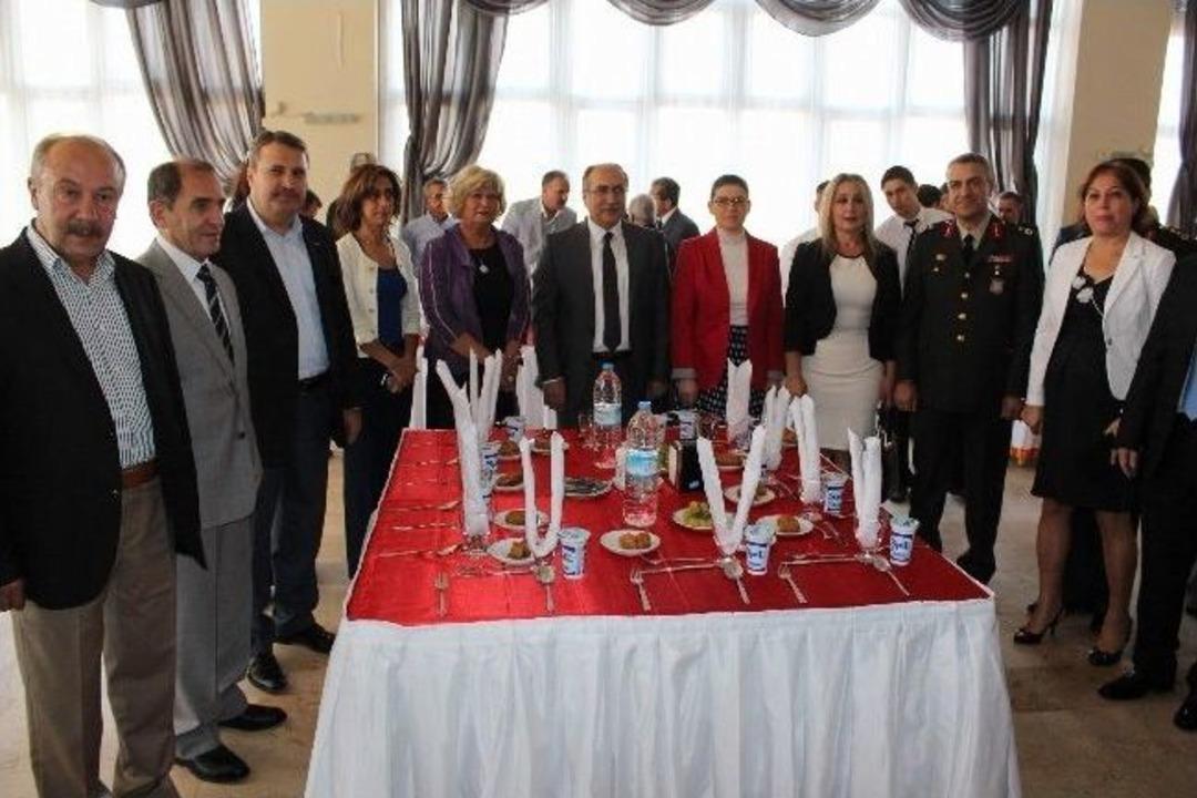 Manisa'da Protokol Bayramlaştı