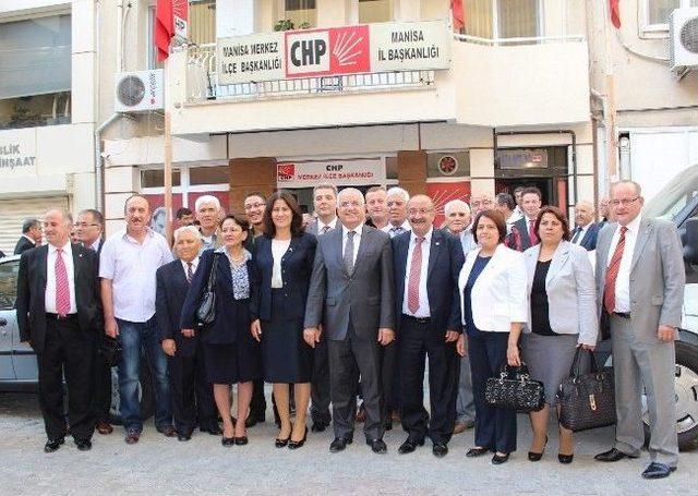 Chp Manisa Teşkilatında Bayramlaşma 1