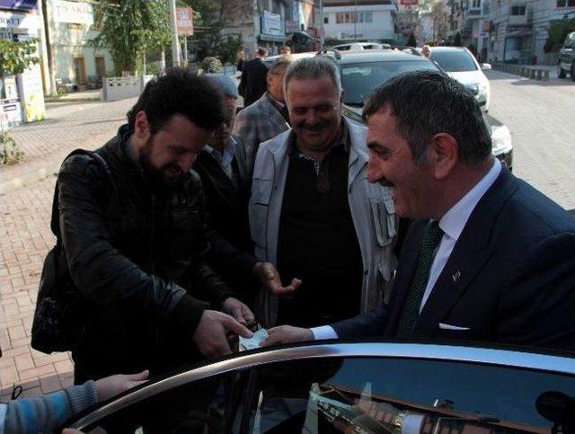 Ak Parti&rsquo;li İl Başkanı K&ouml;ktaş Gazetecilere Bayram Har&ccedil;lığı Dağıttı 1