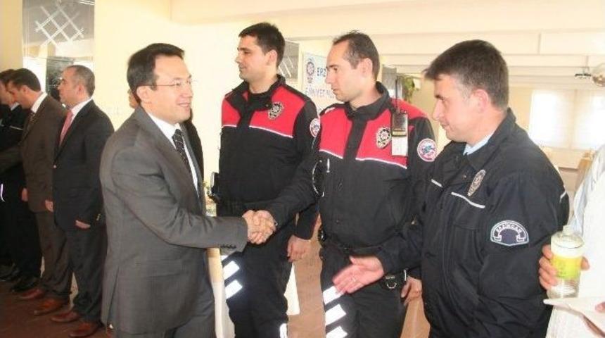 Vali Akdemir&rsquo;den Bayram Ziyaretleri