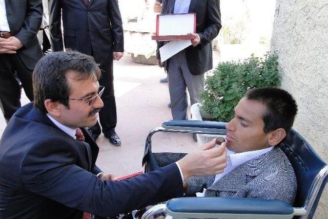 Başkan Uzunkaya Engellilerle Bayramlaştı 1