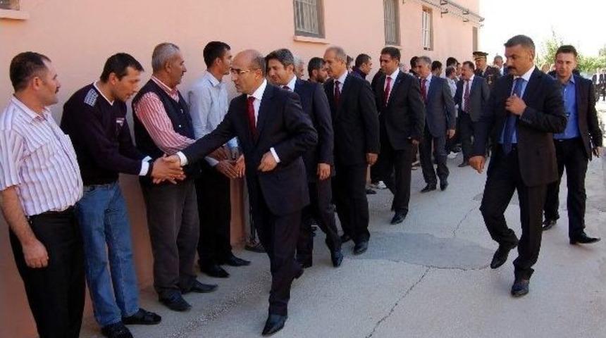 Bayramlaşma T&ouml;reni Coşkulu Ge&ccedil;ti