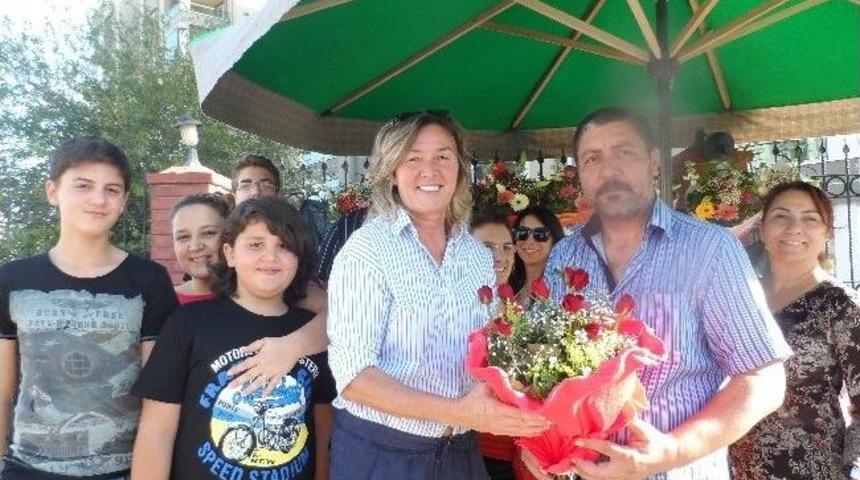 Chp Aday Adayı Semra Aksu, Herkesi Kucaklıyor