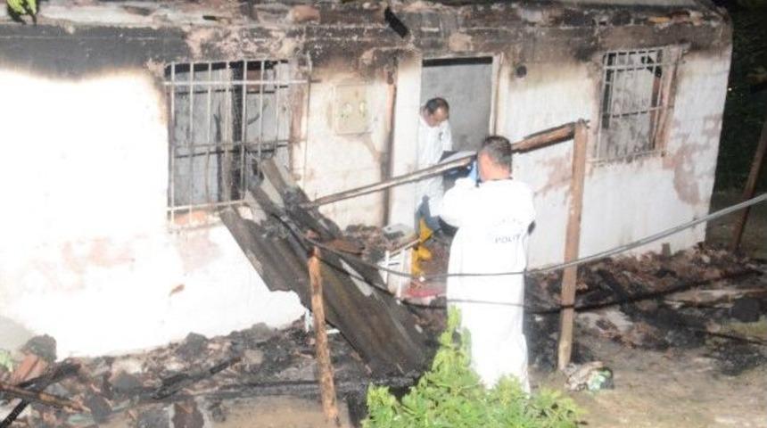 Gaziemir'de anne oğul yangında can verdi