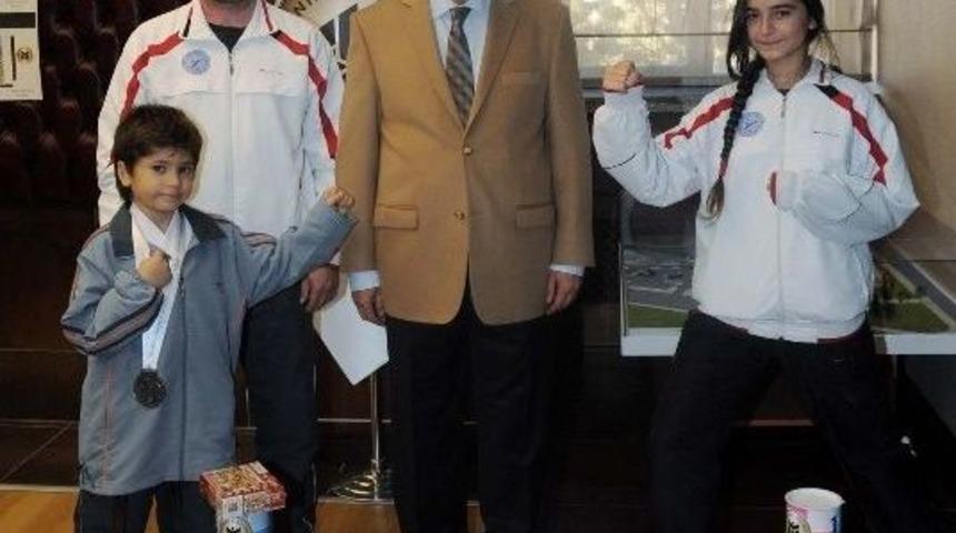 Karatecilerden Yaşar&rsquo;a Ziyaret