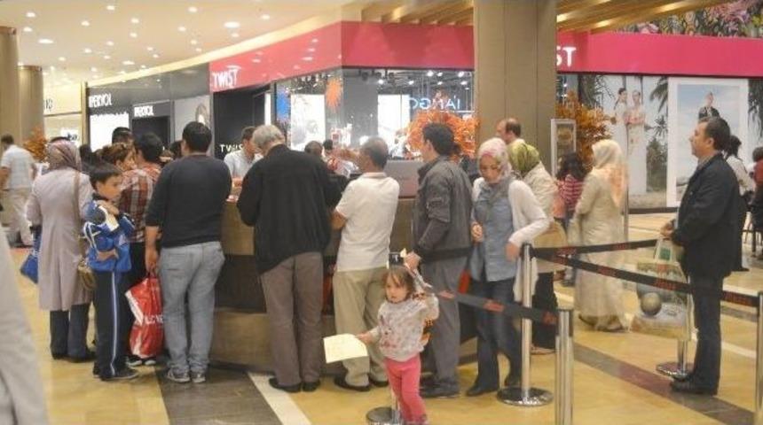 Herkes Bu Evin Peşinde