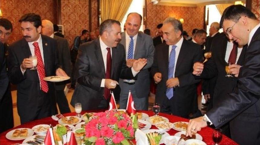 Sakarya Protokol&uuml; Kurban Bayramını Kutladı