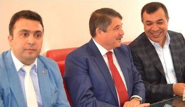 Tanrıverdi Turgutlu’da Partililerle Bayramlaştı