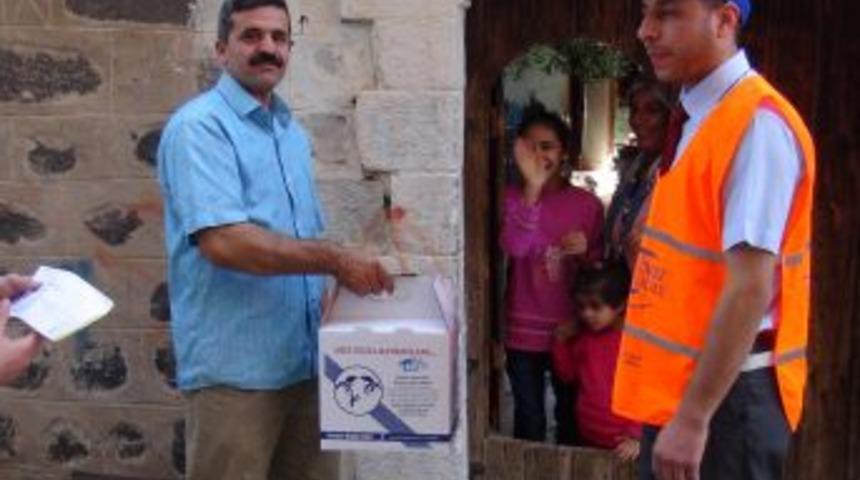 Kimse Yok Mu, Siverek'te Ihtiya&ccedil; Sahibi Bin Aileye Kurban Eti Dağıttı