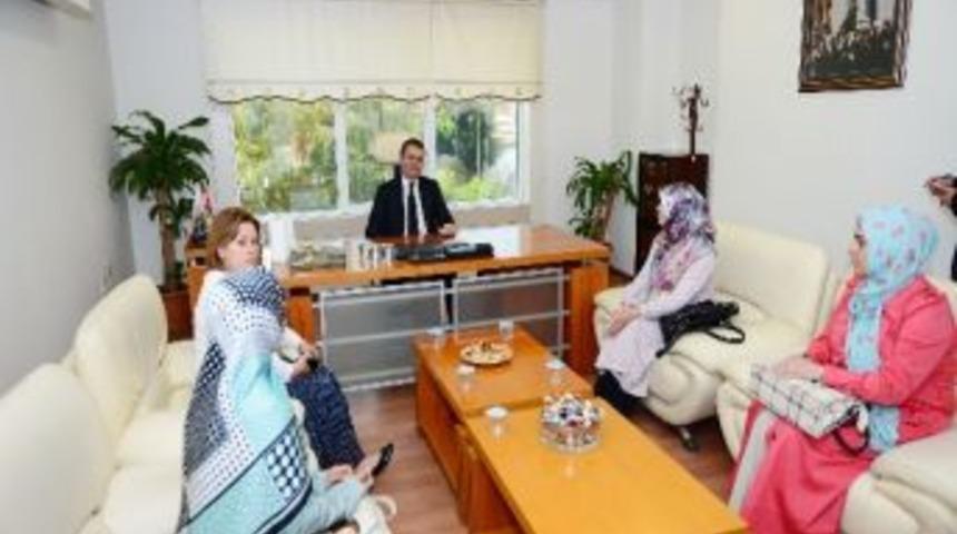 Bakan &Ccedil;elik 28 Şubat Mağdurlarıyla Buluştu