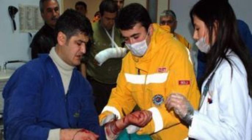 Acemi Kasaplar Kendilerini Yaraladı