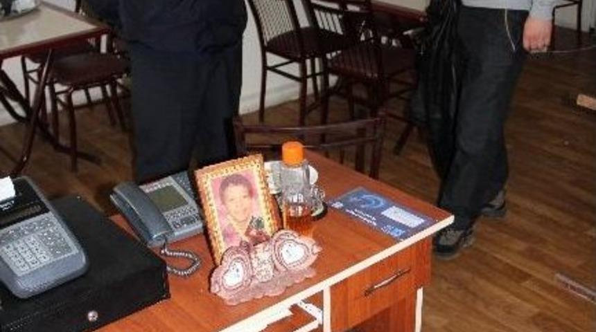 Hırsız Girdiği Lokantadaki Kalp İla&ccedil;larını Da &Ccedil;aldı