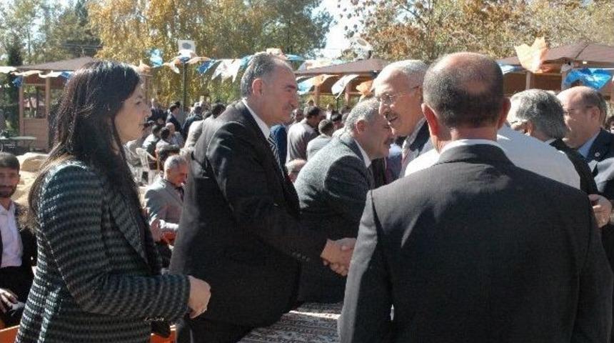 Ak Parti&rsquo;de Bayramlaşma Programı