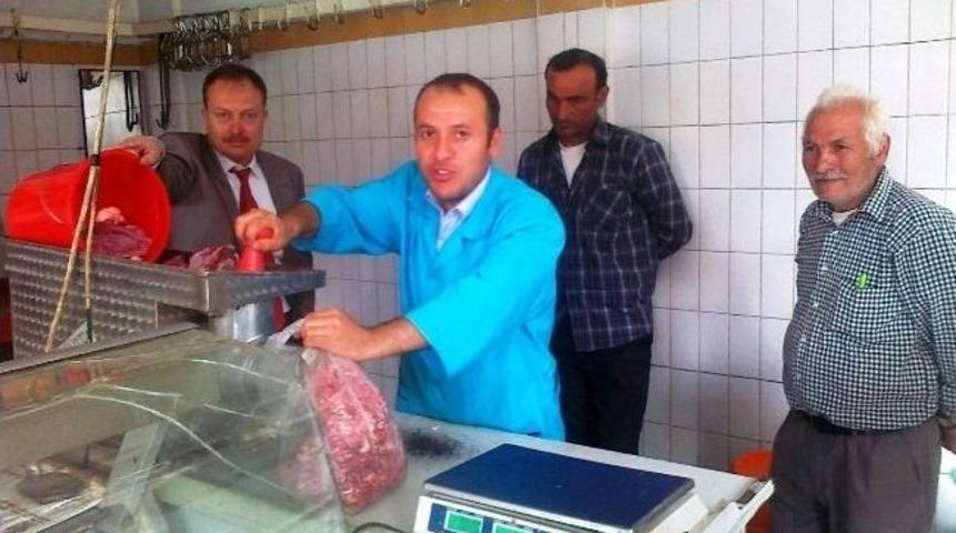 Kurban Etleri Sucuk Ve Kıyma Yapılıyor