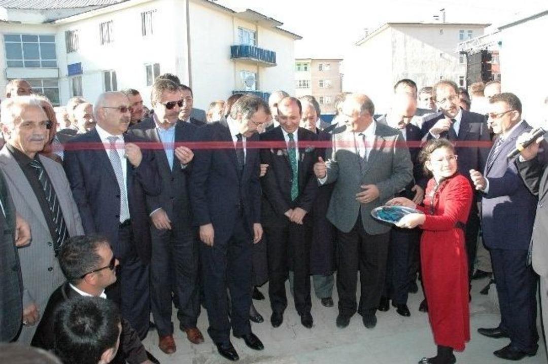 Palad&ouml;ken Belediyesi&rsquo;nden Modern K&uuml;lt&uuml;r Merkezi Ve Spor Kompleksi...