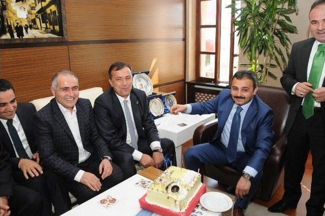 Başkan Külcü’ye Doğum Günü Süprizi 1