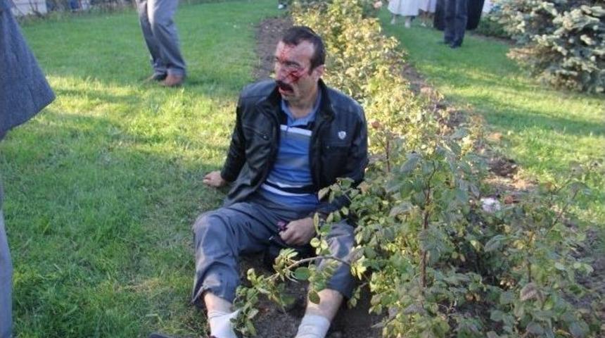 Evden uzaklaştırılan koca, karısını 16 yerinden bı&ccedil;akladı