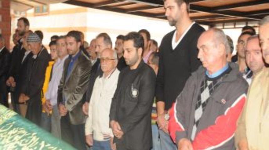 Mehmet Okur'un Babası Yalova&rsquo;da Toprağa Verildi