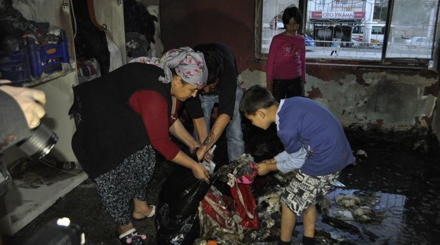 Yanan Evin Dumanından 12 Kişi Zehirlendi