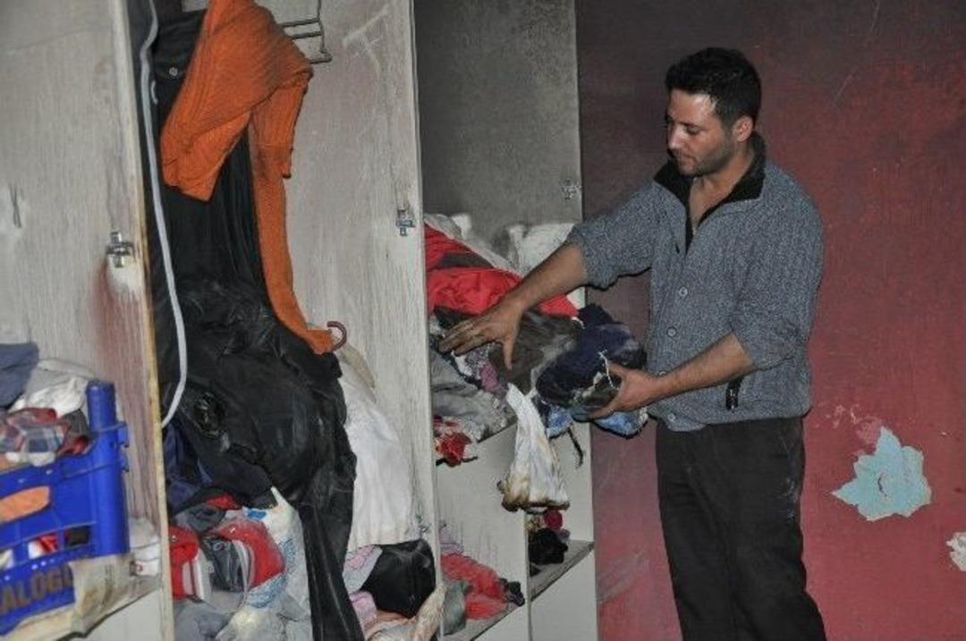 Bayramda Evleri Yandı