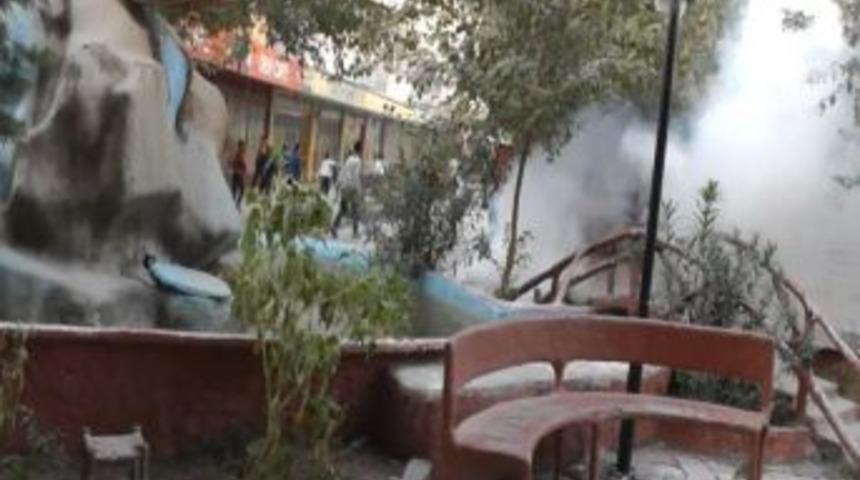 Silopi’de Göstericiler Kaymakamlık Binasına Saldırdı